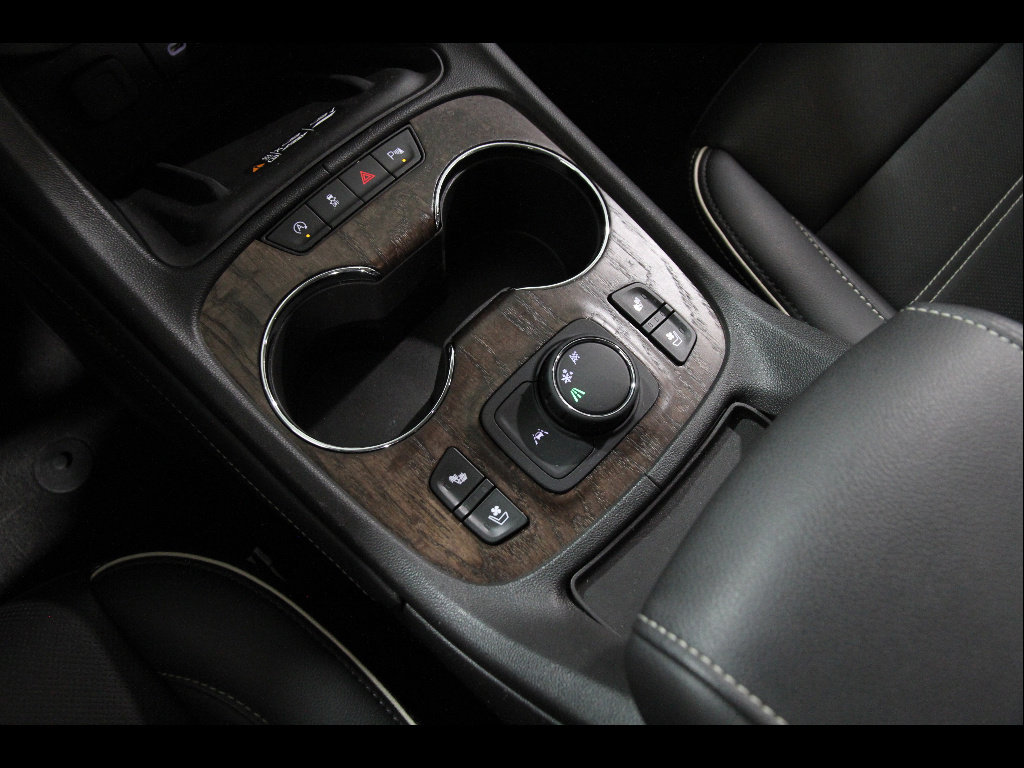 Used 2021 GMC Acadia Denali w/ LPO, Floor Liner Package image 17