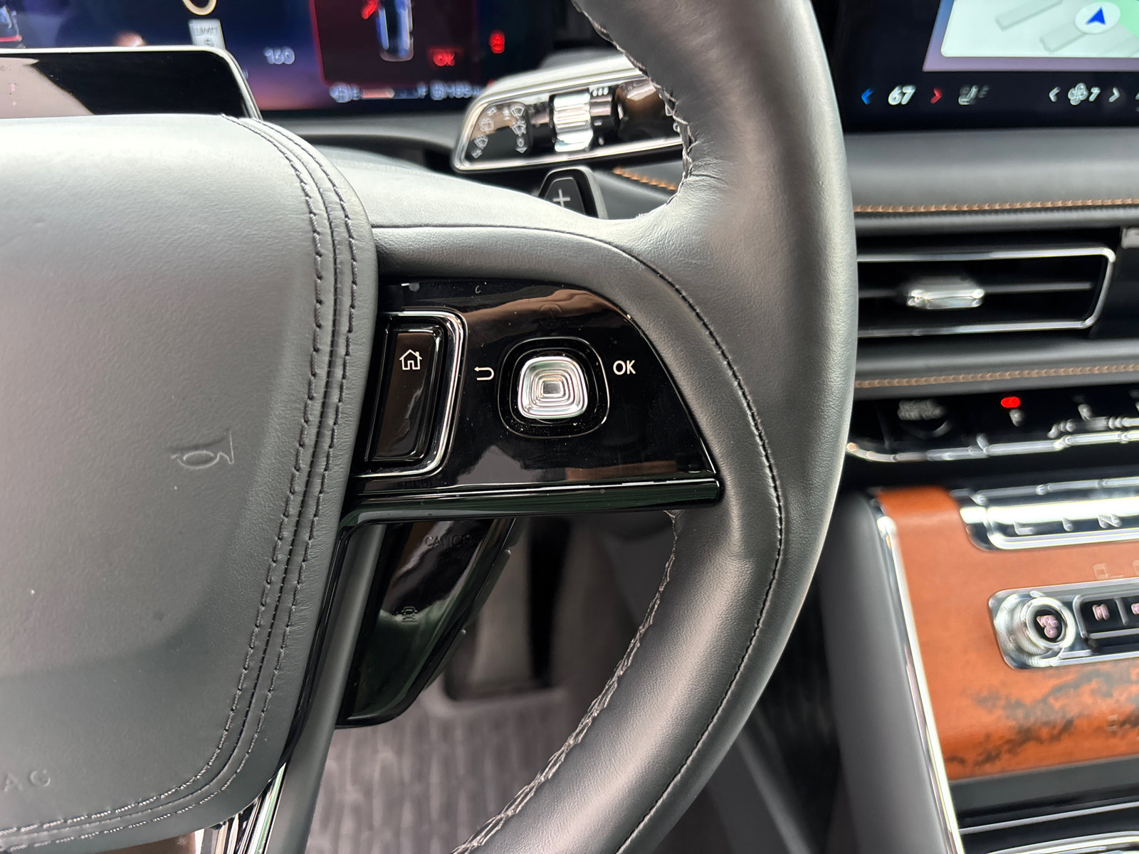 New 2025 Lincoln Aviator Black Label w/ Jet Appearance Package image 20