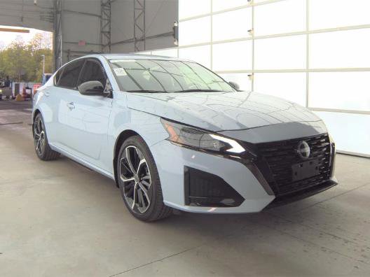 Used 2023 Nissan Altima 2.5 SR FWD image 1