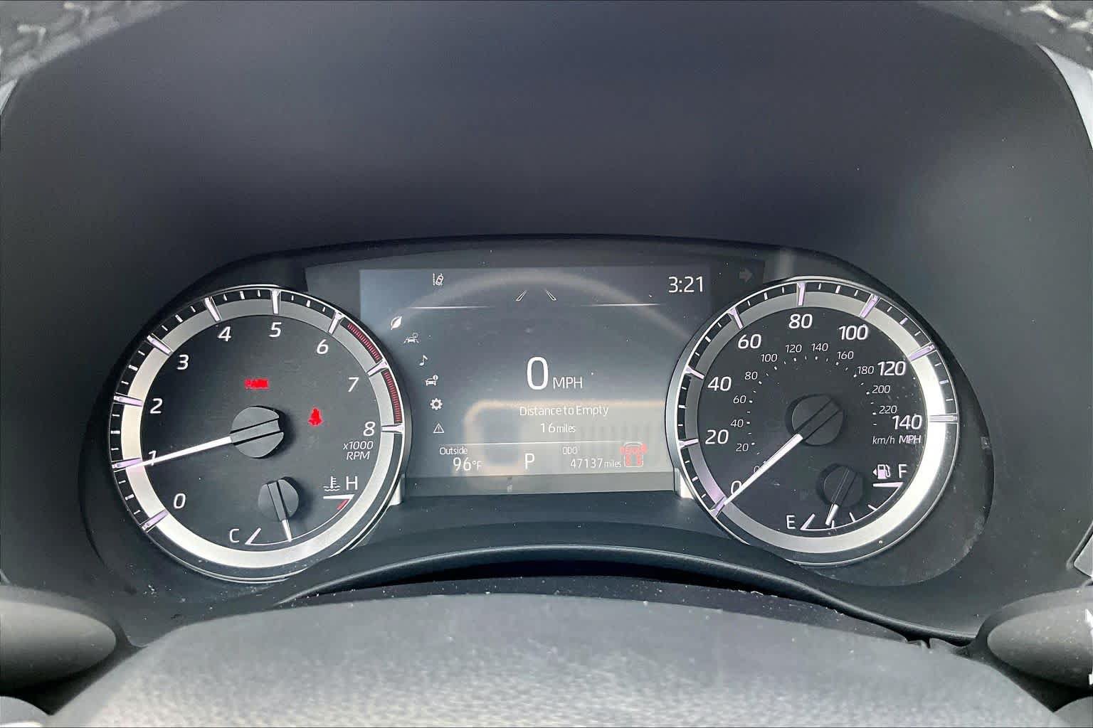 Used 2024 Toyota Highlander XLE AWD/4WD image 26