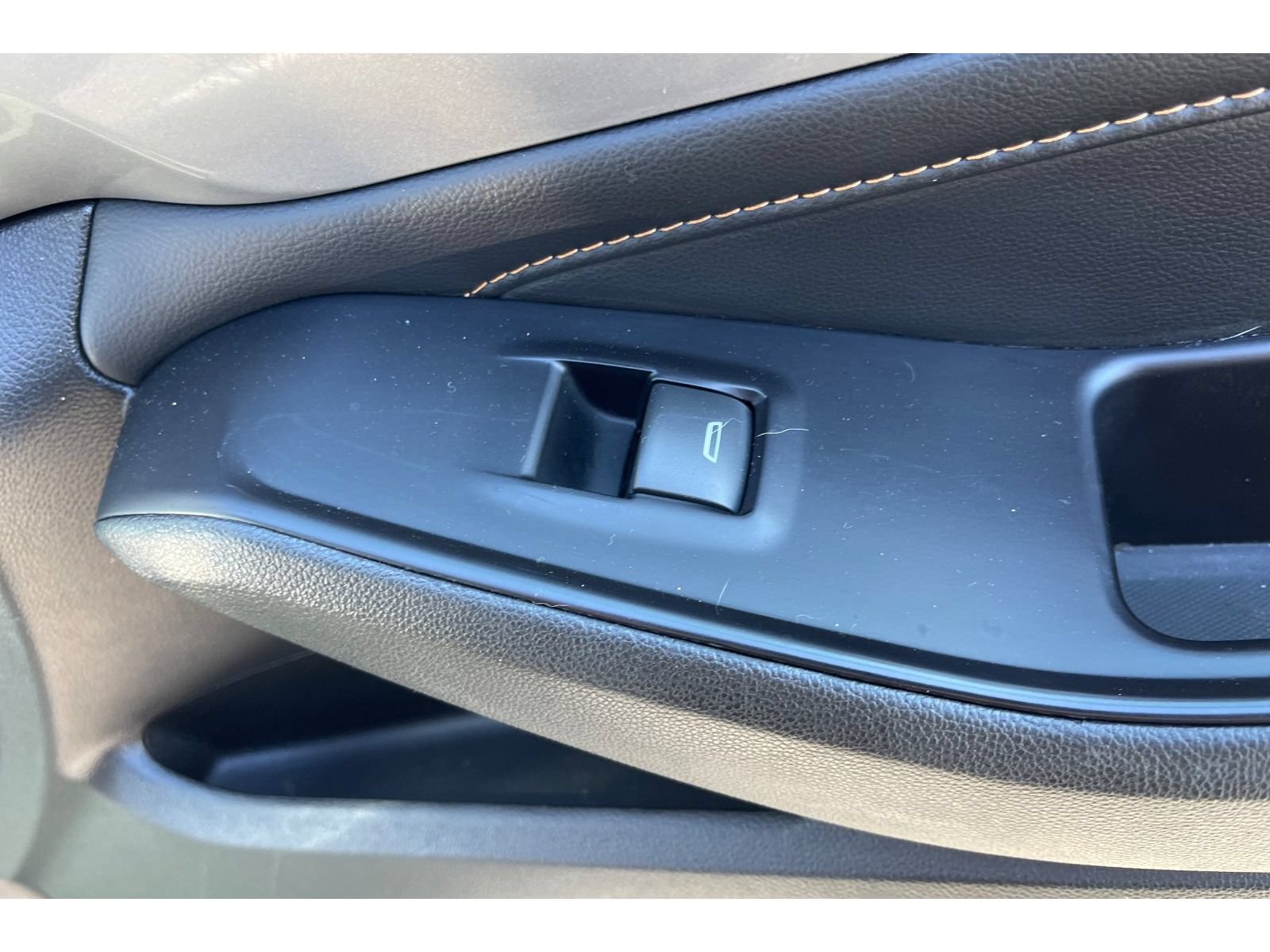 Used 2019 Chevrolet Traverse LS w/ LPO, Blackout Package FWD image 23