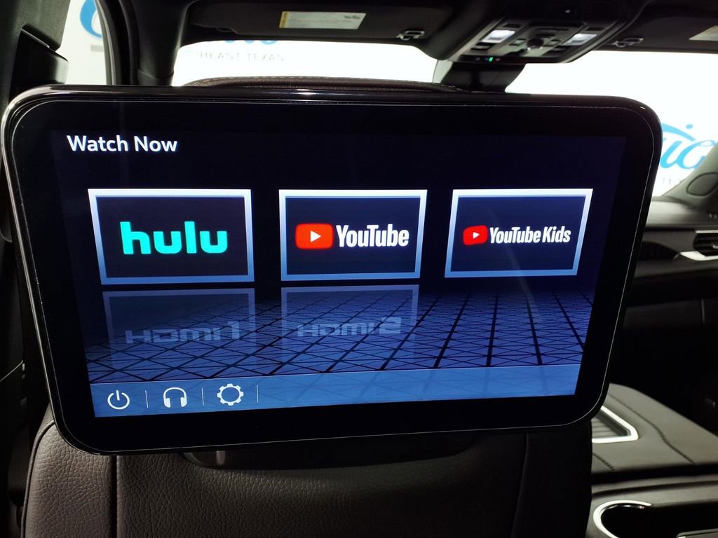 Used 2024 GMC Yukon Denali w/ Advanced Technology Package RWD image 12