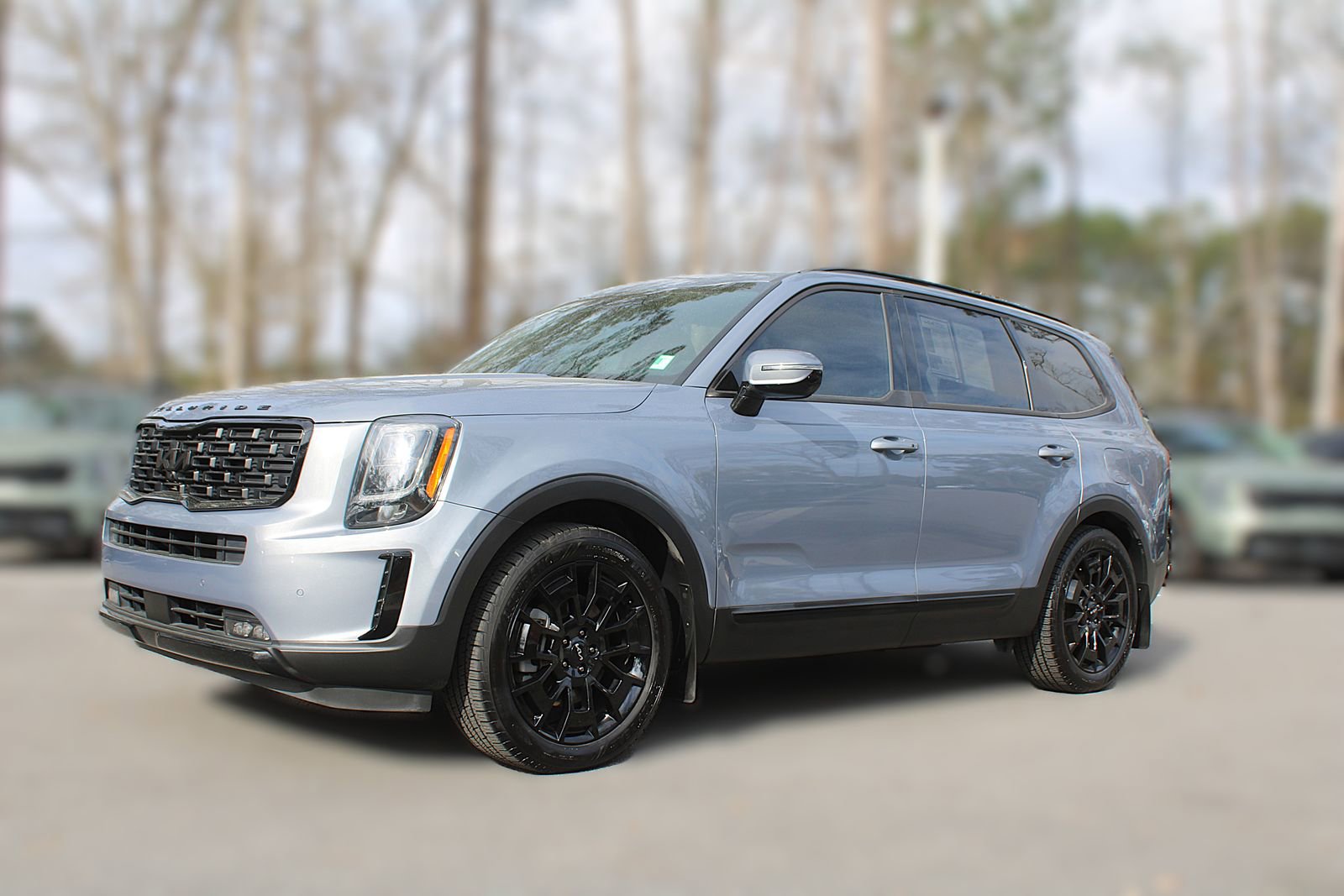 Used 2022 Kia Telluride SX w/ SX Prestige Package image 3