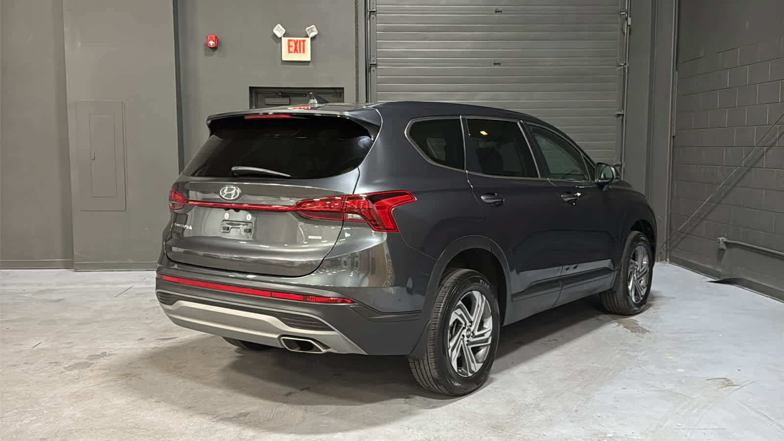 Used 2023 Hyundai Santa Fe SE AWD/4WD image 4