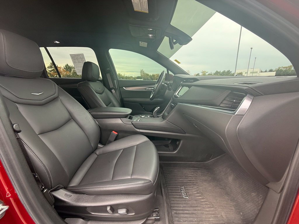 Certified 2024 Cadillac XT6 Luxury w/ LPO, Floor Liner Package AWD/4WD image 33