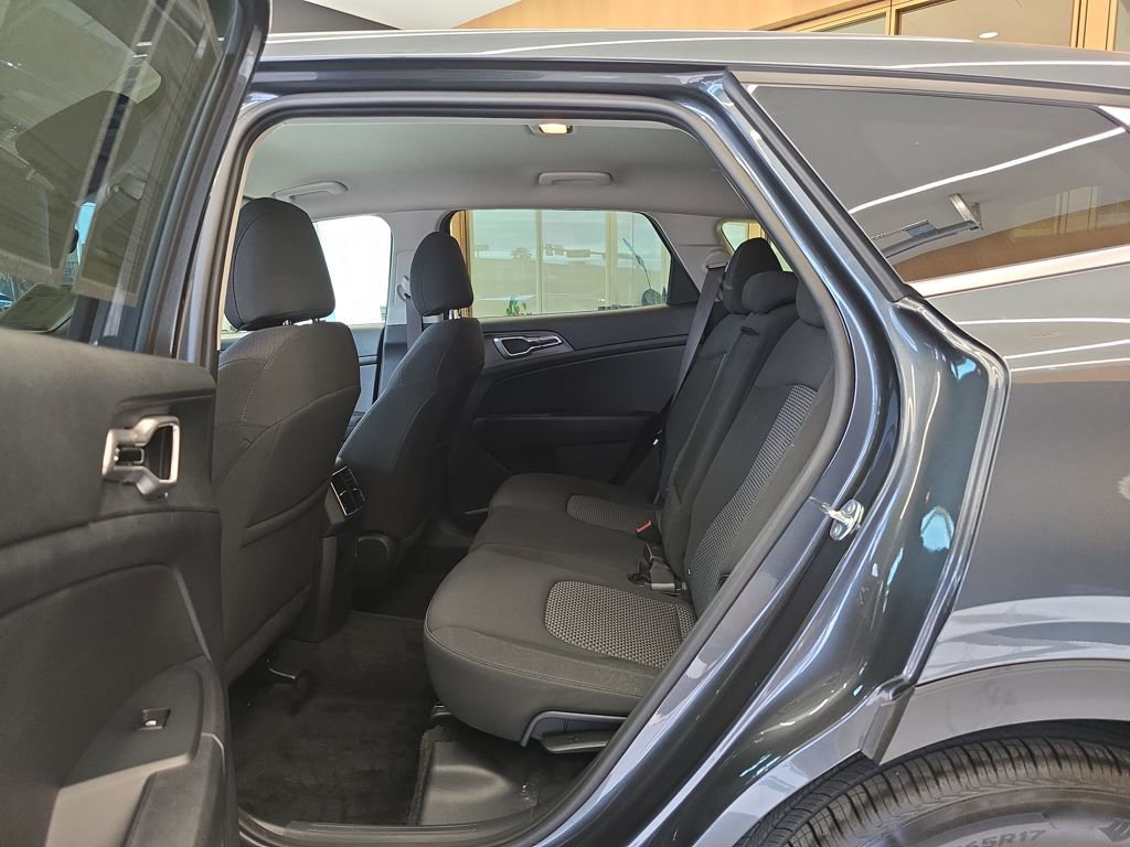 Certified 2025 Kia Sportage LX image 32