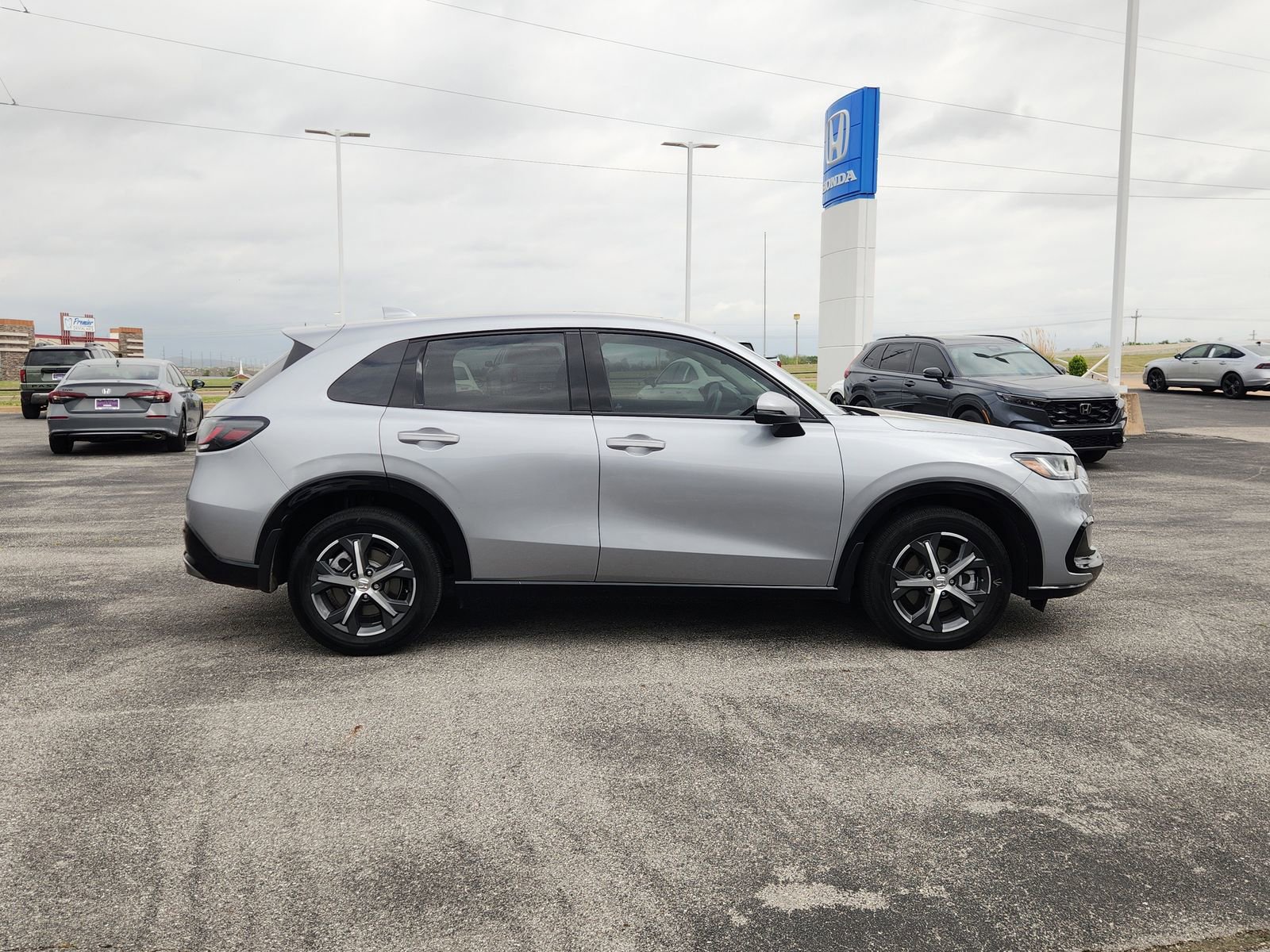 Used 2023 Honda HR-V EX-L image 7