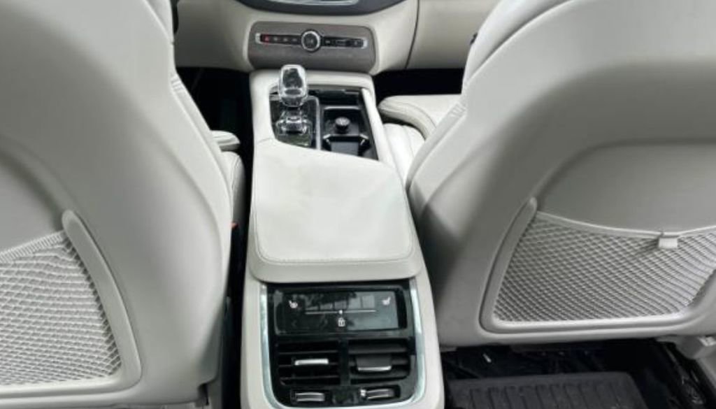 Used 2023 Volvo XC90 B6 Ultimate w/ Lounge Package AWD/4WD image 9