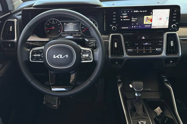 Used 2023 Kia Sorento S w/ Panoramic Sunroof Package FWD image 17