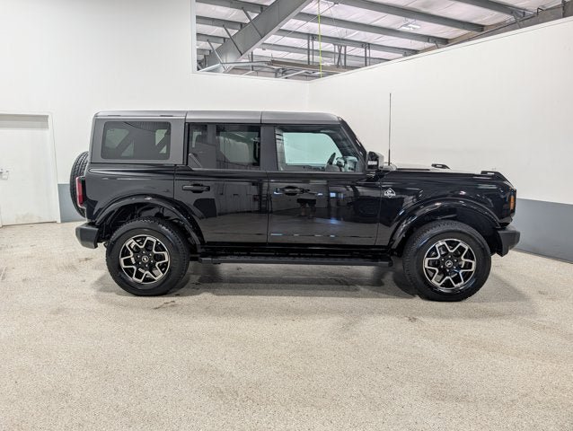 Used 2022 Ford Bronco Outer Banks AWD/4WD image 2