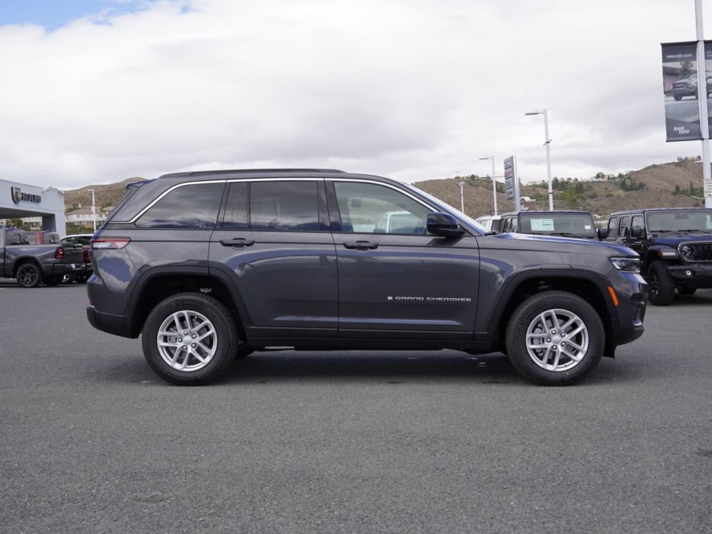 New 2026 Jeep Grand Cherokee Laredo RWD video 3