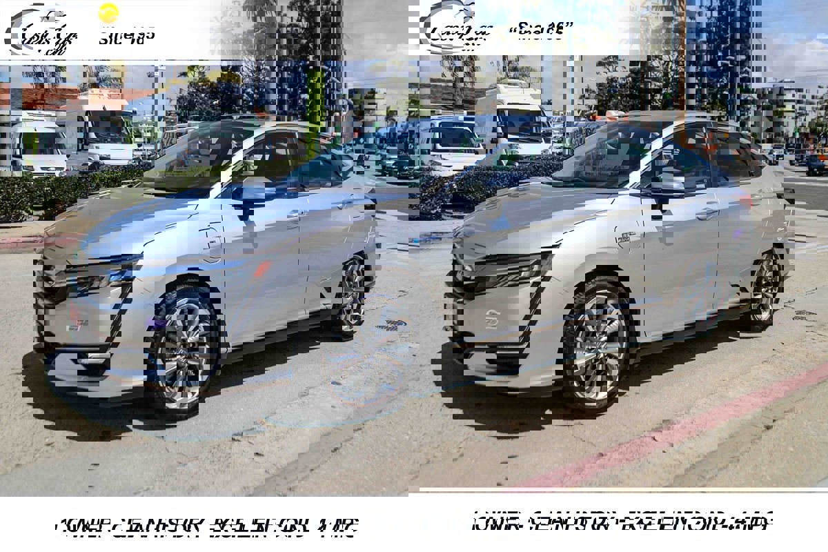 Used 2018 Honda Clarity Touring image 1