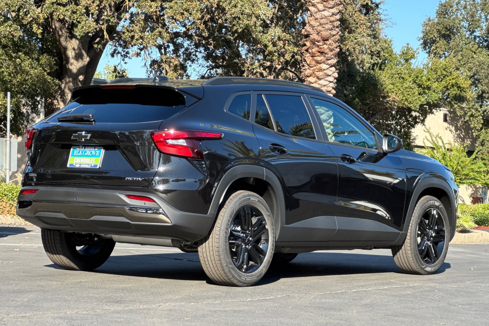 New 2026 Chevrolet Trax ACTIV w/ Sunroof Package FWD image 3