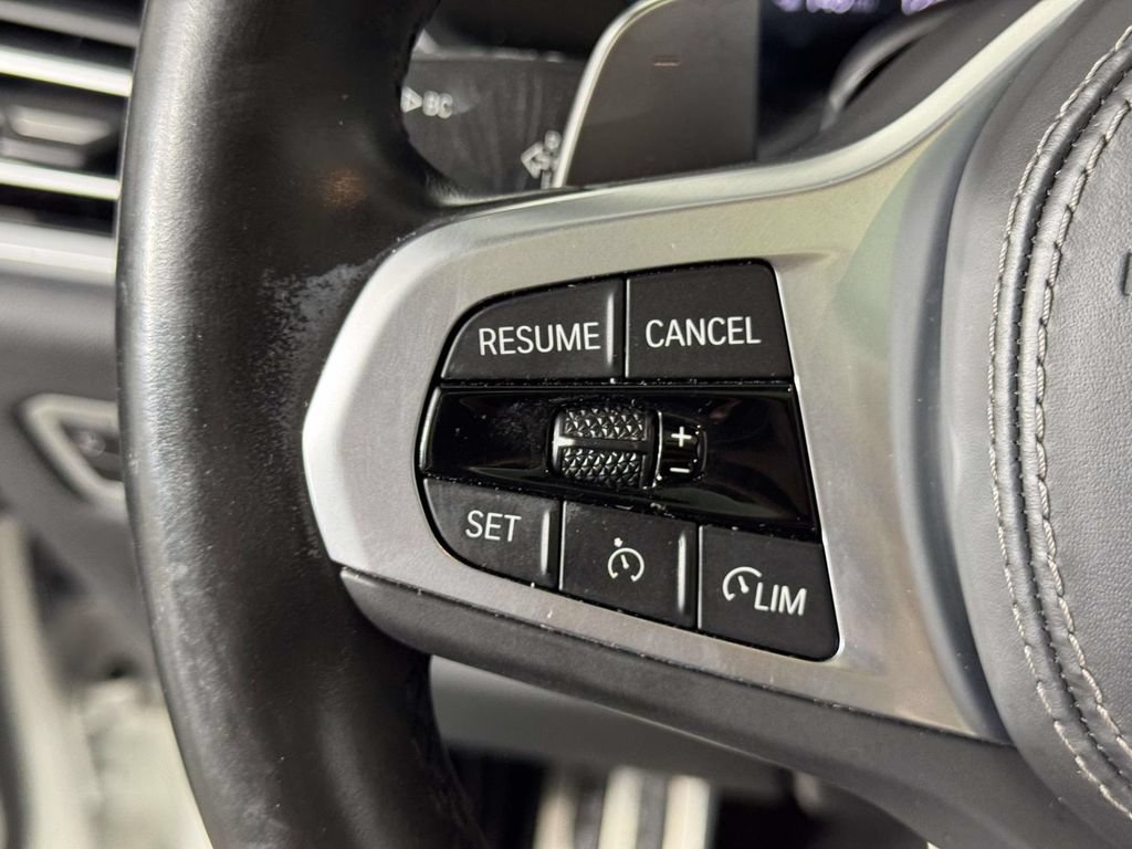 Used 2022 BMW X7 xDrive40i w/ M Sport Package AWD/4WD image 22