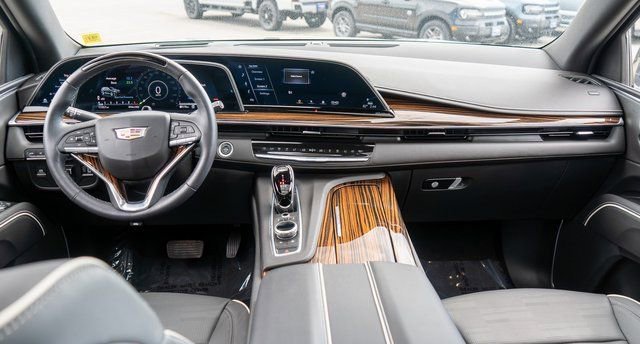 Used 2024 Cadillac Escalade Premium Luxury w/ Performance Package image 25