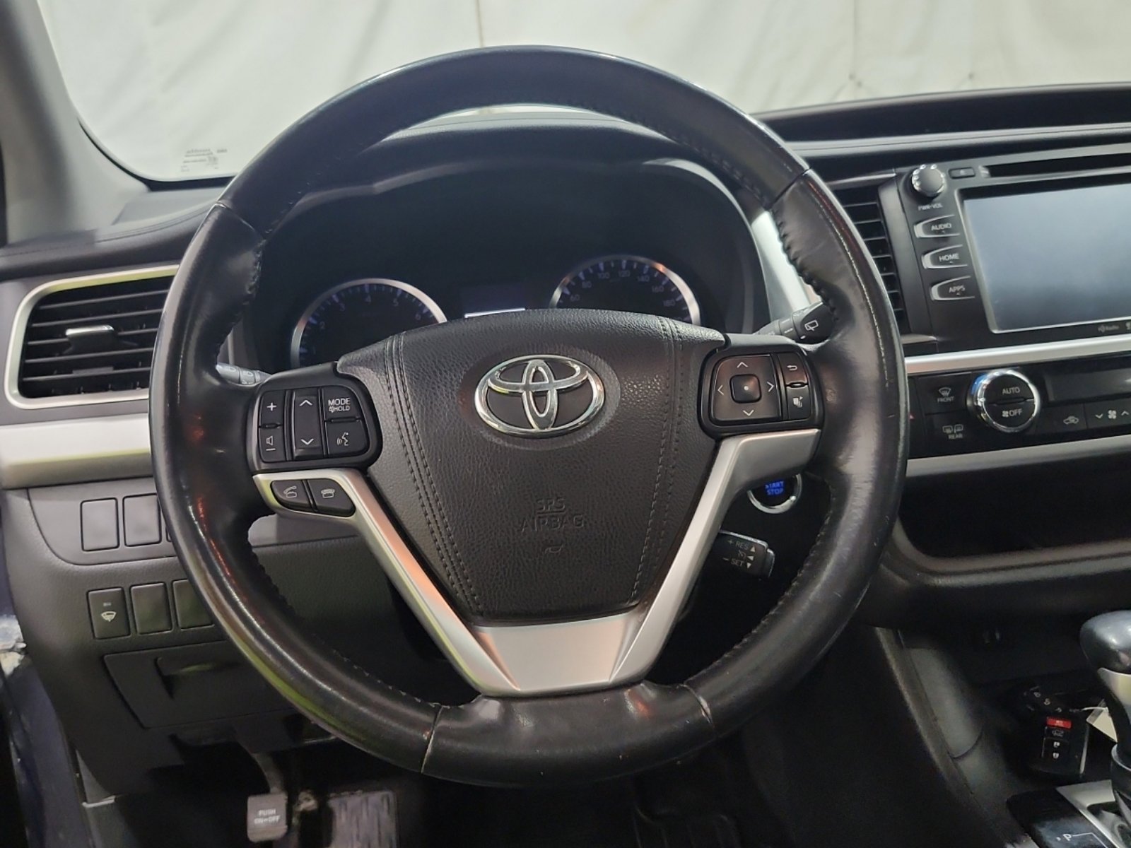 Used 2015 Toyota Highlander XLE AWD/4WD image 11