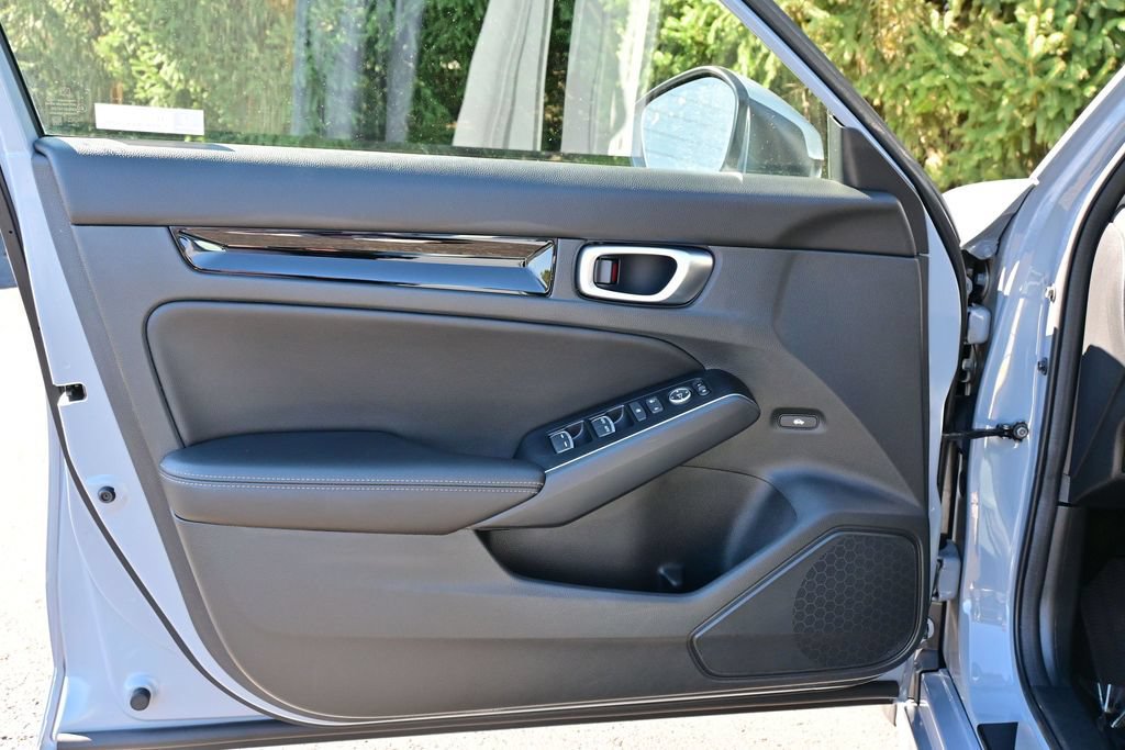 Used 2024 Honda Civic Touring image 9