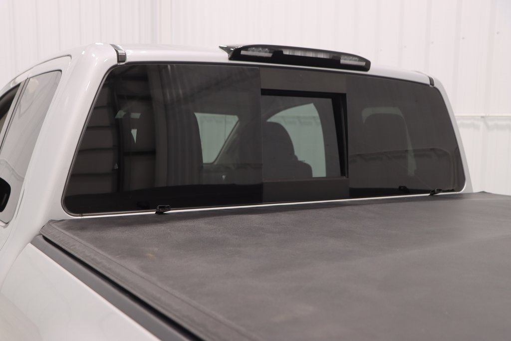 Used 2017 Nissan Titan SV image 28