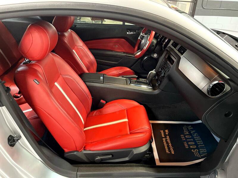 Used 2013 Ford Mustang GT Premium image 32