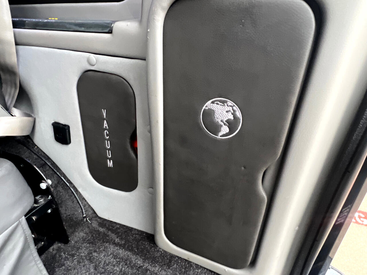 Used 2017 Chevrolet Express 2500 Extended image 48