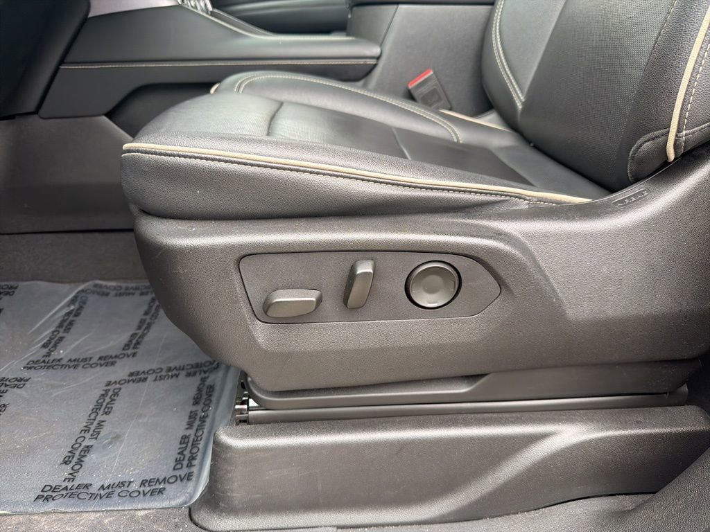 Used 2024 GMC Yukon SLT image 15