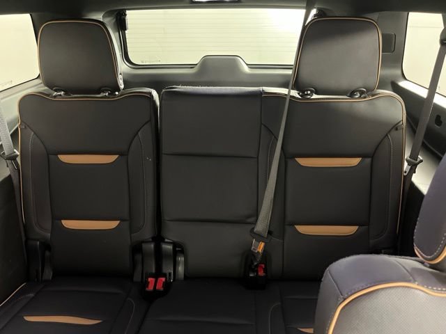 Used 2024 GMC Yukon XL AT4 w/ Technology Package AWD/4WD image 47