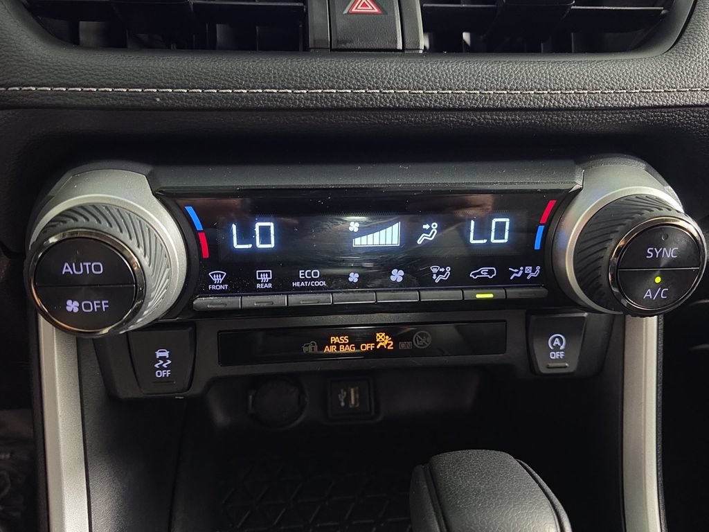 Used 2024 Toyota RAV4 XLE AWD/4WD image 20
