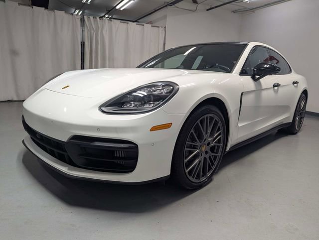 Used 2022 Porsche Panamera 4 Platinum Edition image 5