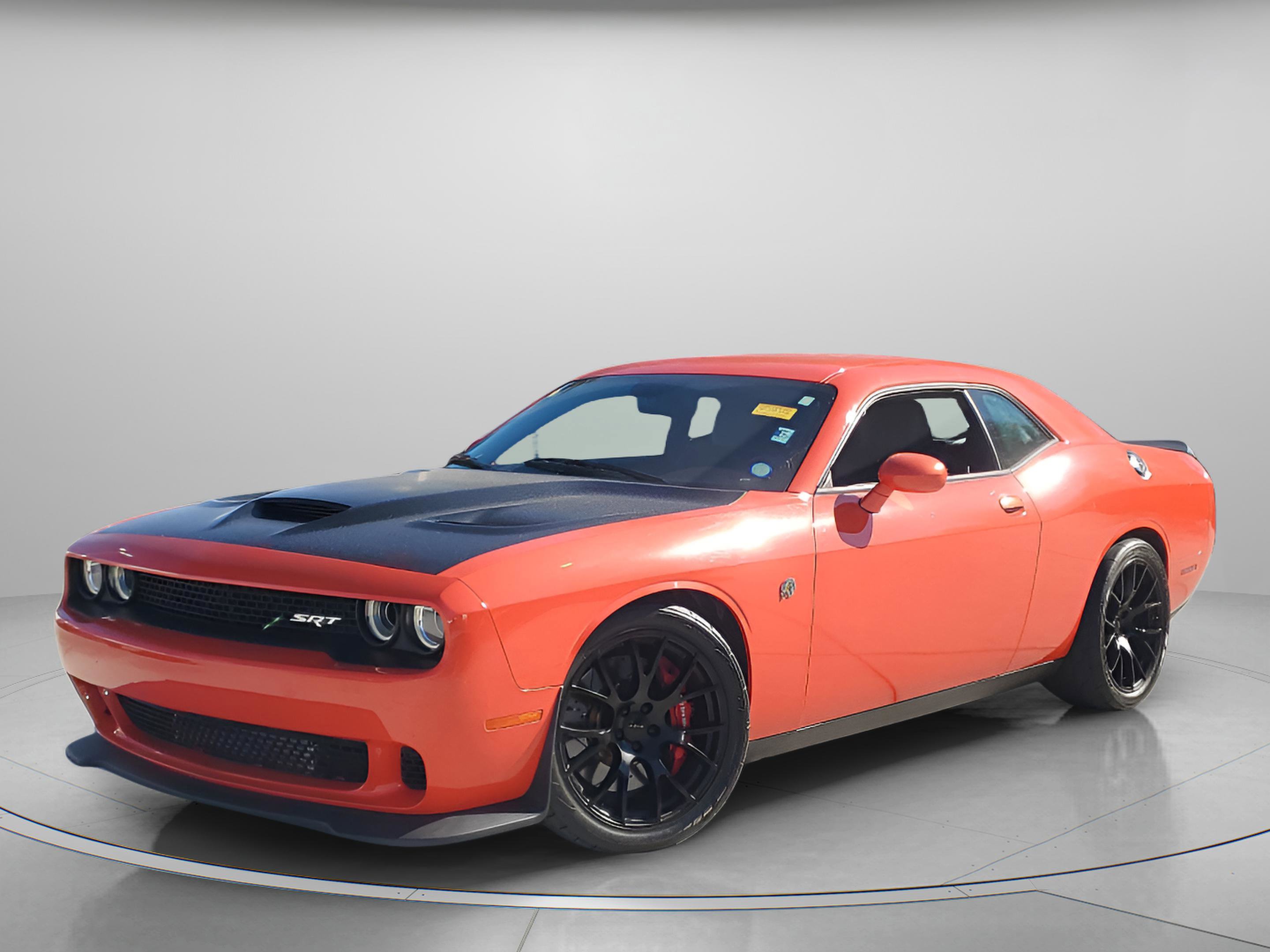Used 2016 Dodge Challenger SRT Hellcat RWD image 2