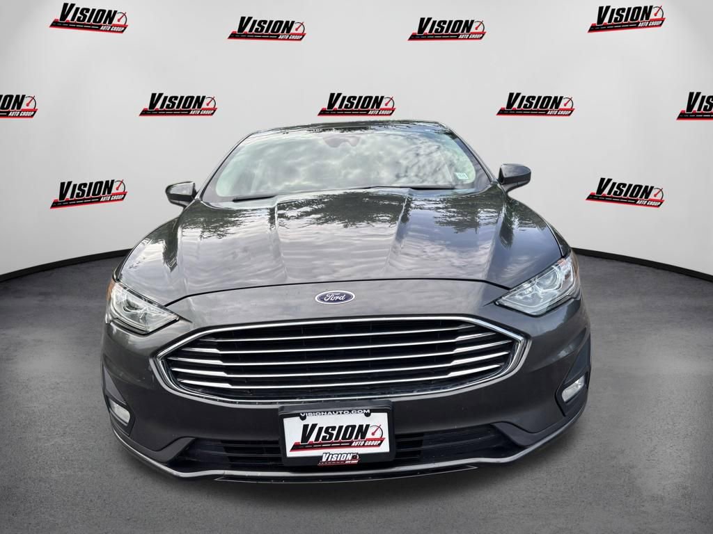 Used 2019 Ford Fusion SE w/ Equipment Group 151A FWD image 2