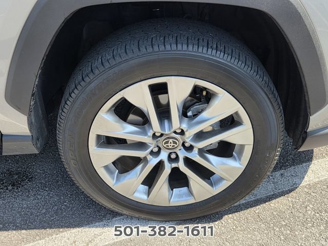 Used 2025 Toyota RAV4 XLE Premium FWD image 19