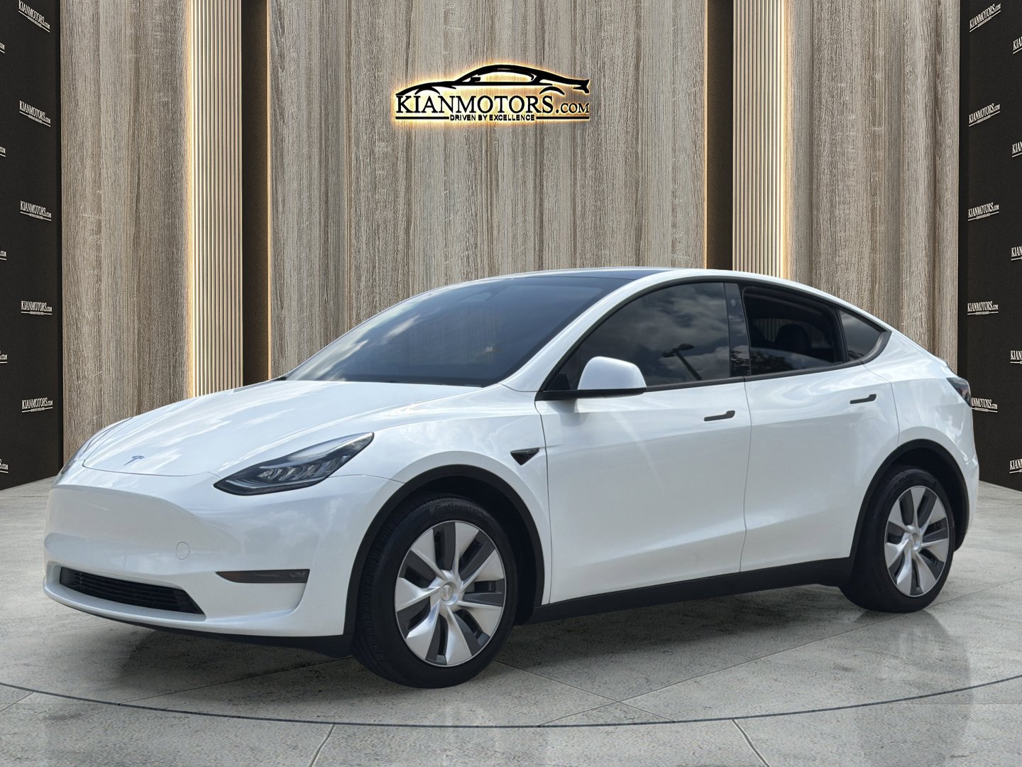 Used 2023 Tesla Model Y Long Range AWD/4WD image 3