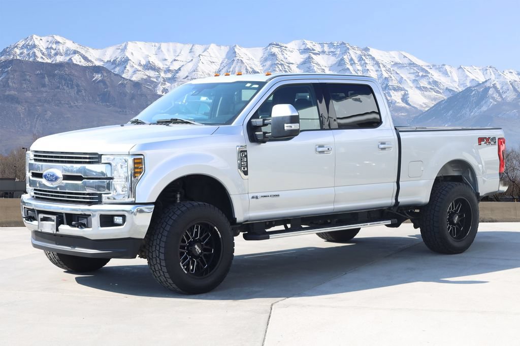 Used 2019 Ford F350 Lariat w/ Lariat Ultimate Package AWD/4WD image 2