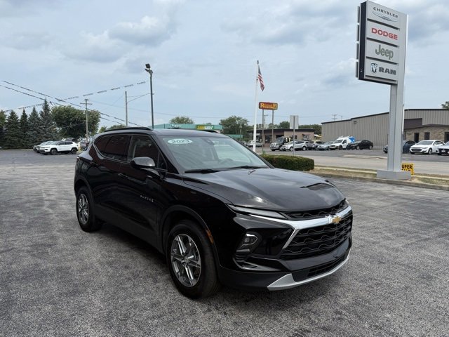 Used 2023 Chevrolet Blazer LT w/ Convenience Package image 3