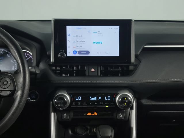 Used 2025 Toyota RAV4 XLE FWD image 18