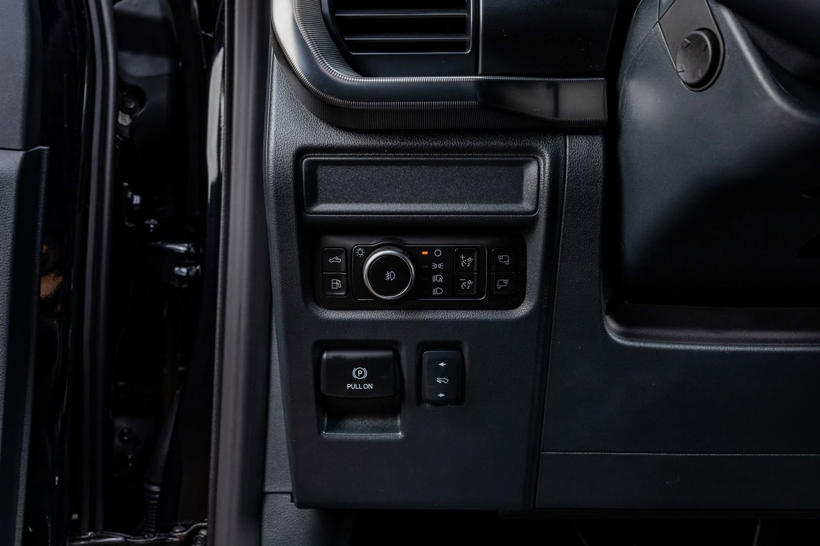 Used 2025 Ford F150 Platinum w/ Equipment Group 702A High image 22