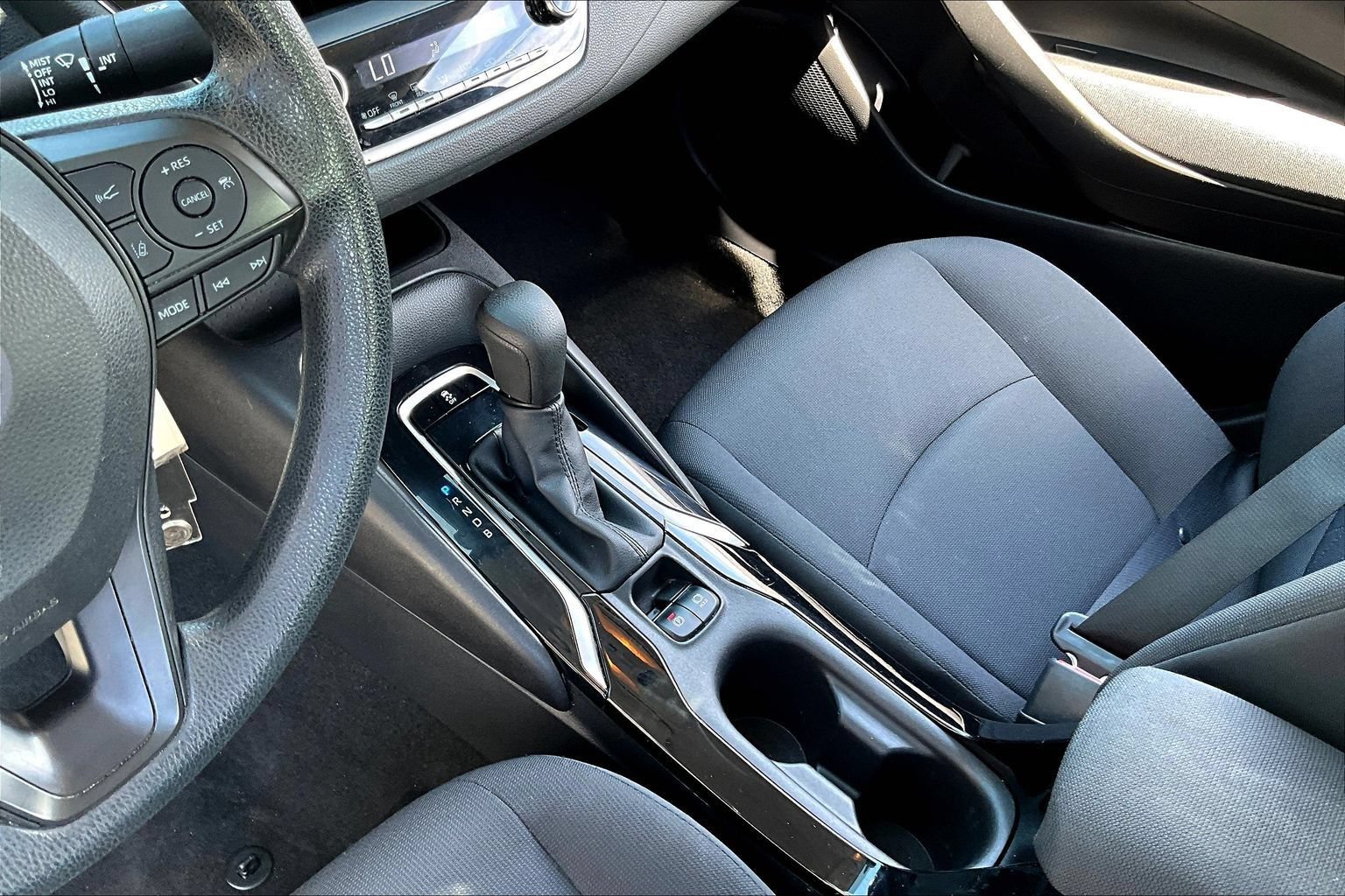 Used 2021 Toyota Corolla LE FWD image 12