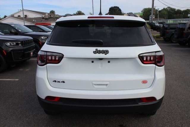 Used 2025 Jeep Compass Latitude w/ Convenience Group AWD/4WD image 28
