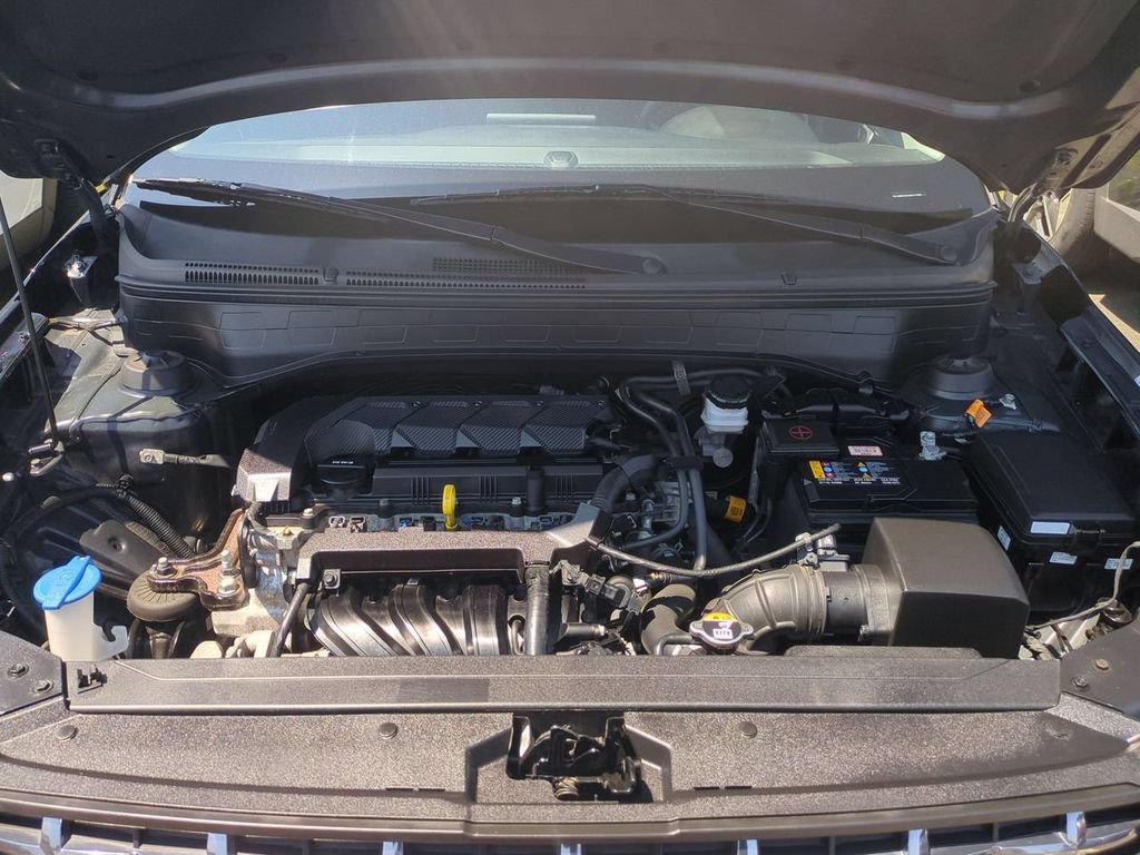 Certified 2022 Hyundai Venue SEL w/ Cargo Package FWD image 28