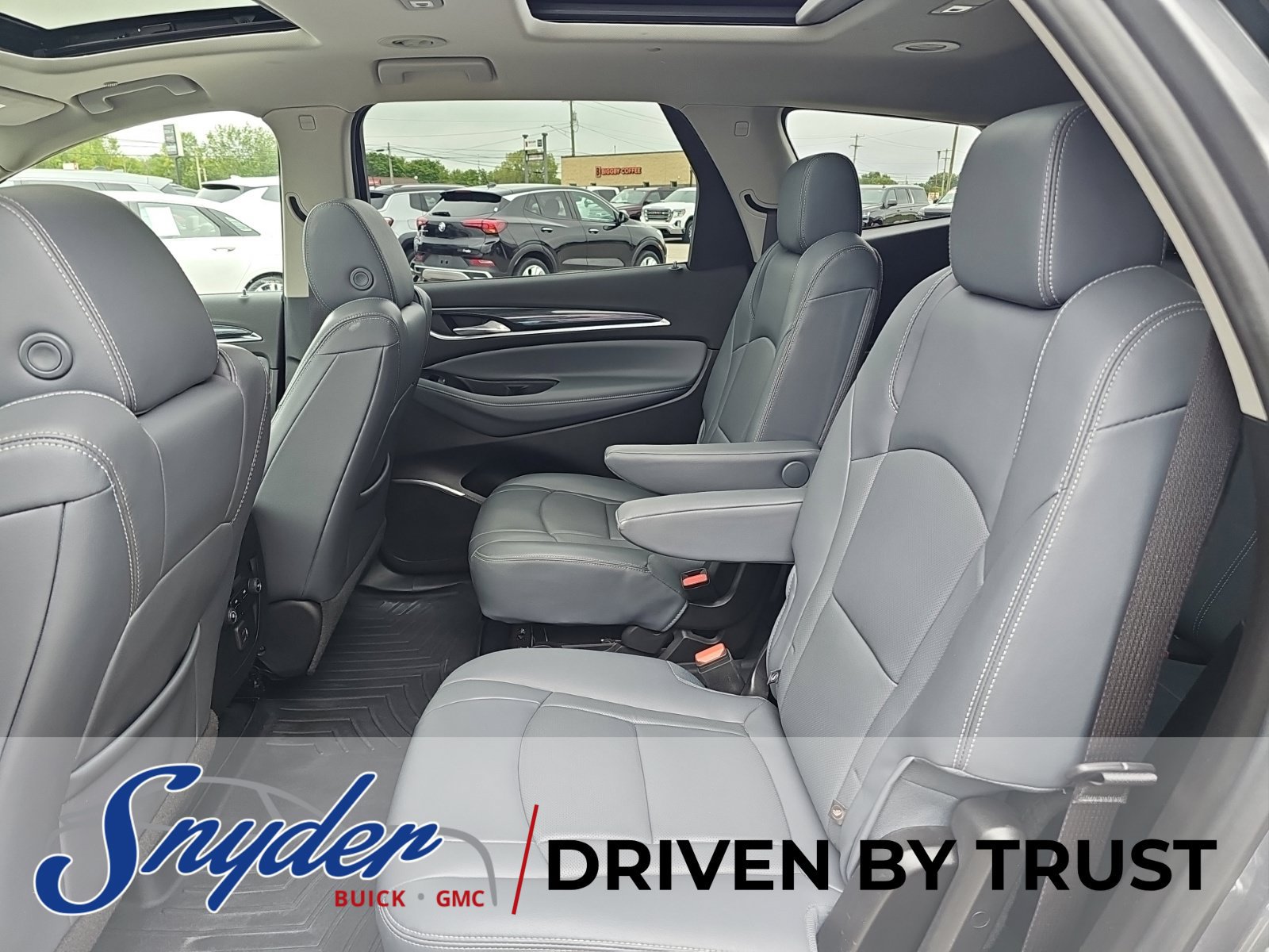 Used 2019 Buick Enclave Essence AWD/4WD image 24