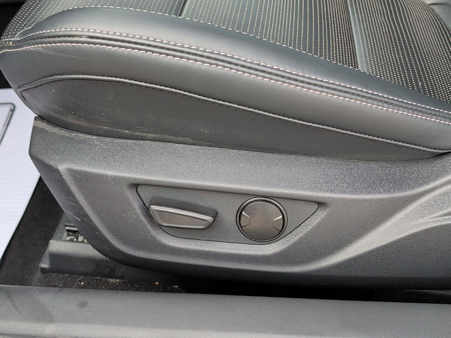 Used 2025 Ford Mustang GT Premium image 13