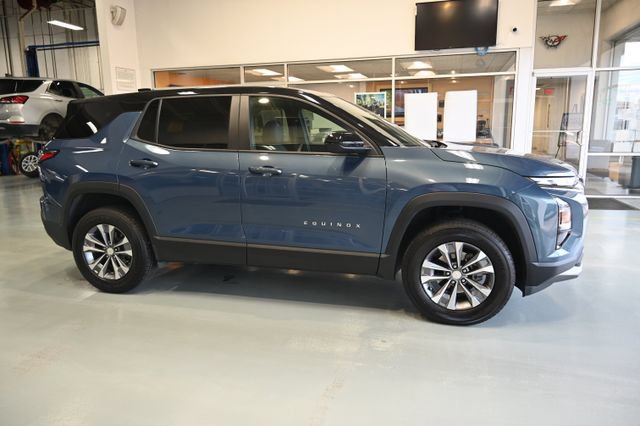 Used 2026 Chevrolet Equinox LT w/ Convenience Package II FWD image 4