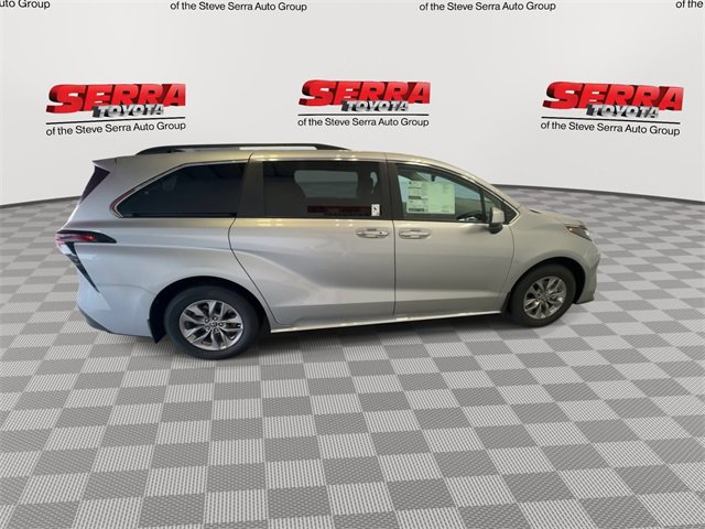 New 2025 Toyota Sienna XLE image 10