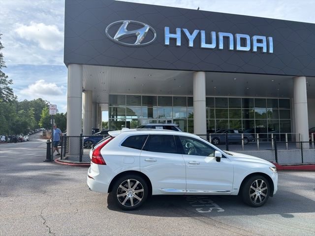 Used 2020 Volvo XC60 T6 Inscription w/ Protection Package Premier AWD/4WD image 1