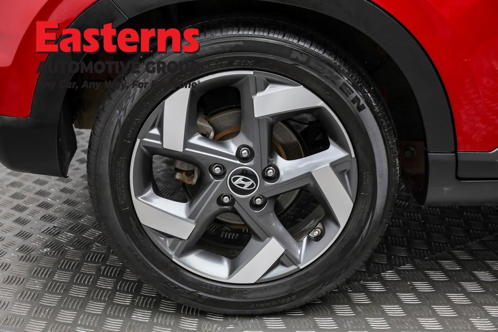 Used 2022 Hyundai Venue SEL image 28