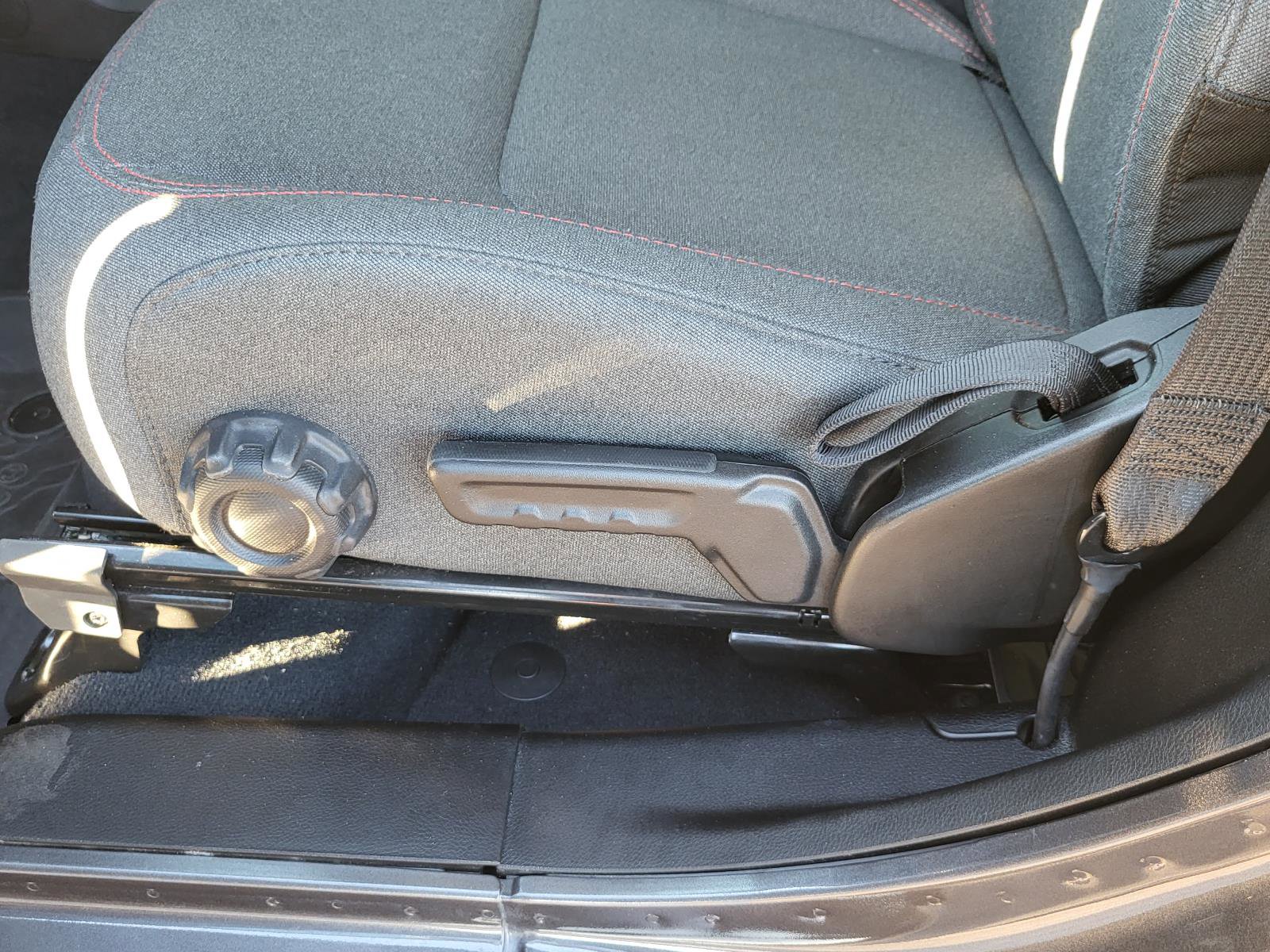 Used 2024 Jeep Wrangler Rubicon w/ Convenience Group image 17