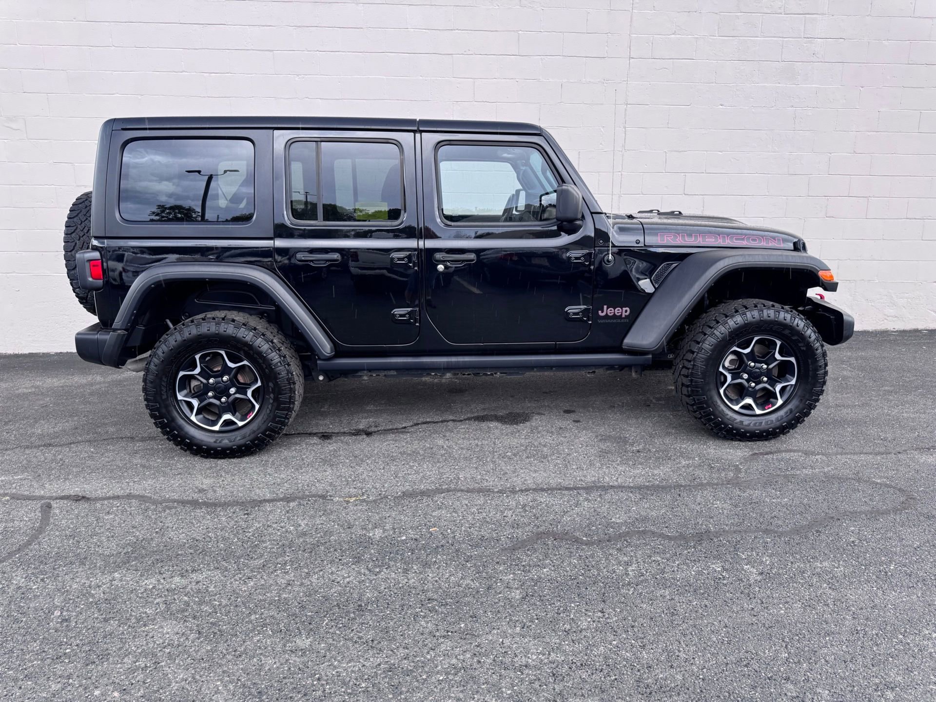 Used 2023 Jeep Wrangler Unlimited Rubicon w/ Dual Top Group image 5