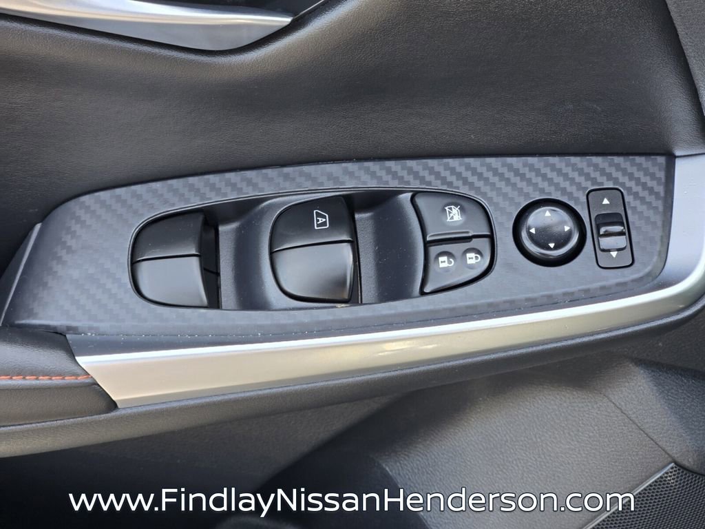 Used 2025 Nissan Sentra SR w/ SR Premium Package FWD image 22