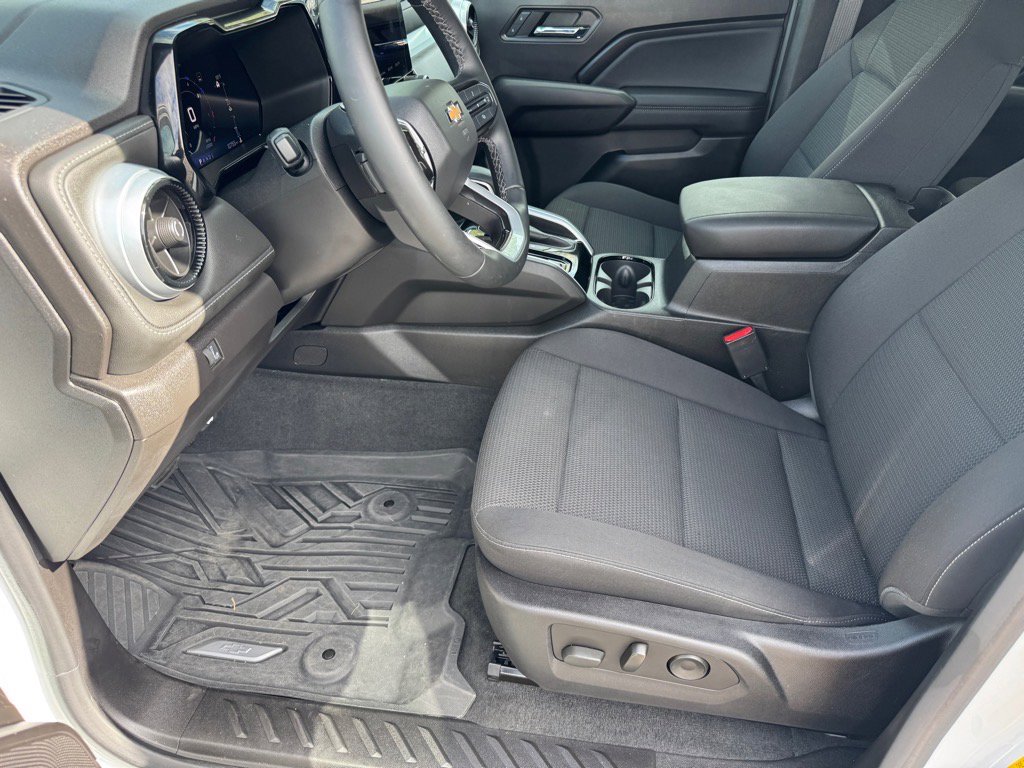 Used 2023 Chevrolet Colorado LT w/ LT Convenience Package II image 9