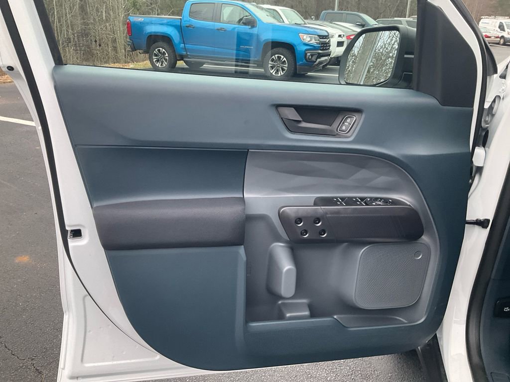 New 2026 Ford Maverick XL image 17